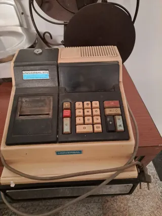 Caja Registradora Universal 27E Antigua