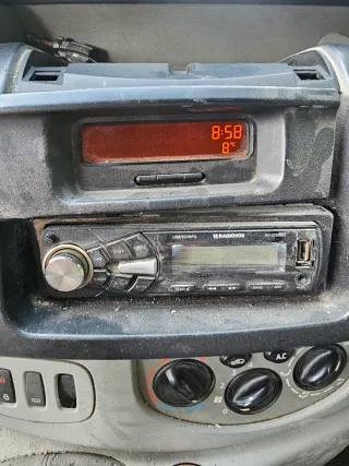 Reloj Nissan Primastar