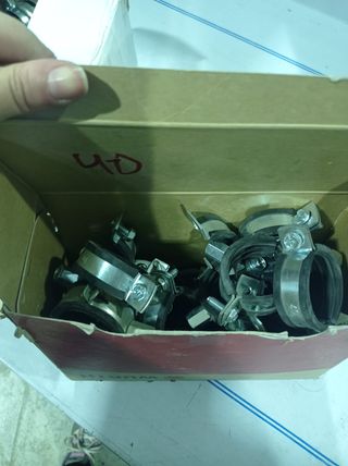  ABRAZADERA PARA TUBOS