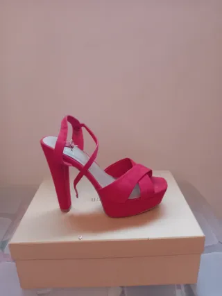Sandalia tacón plataforma roja