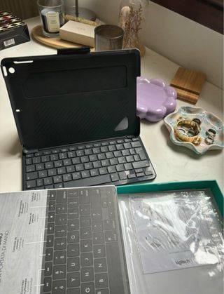 Logitech Slim Folio iPad 7/8/9 Generazione

