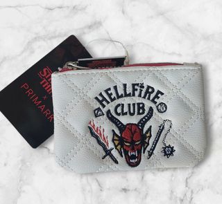 Monedero Stranger Things Hellfire Club