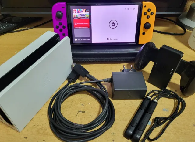 Nintendo Switch OLED Morado/Blanco