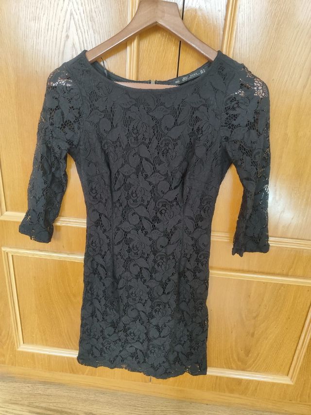 Vestido negro encaje Zara