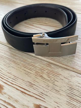 Elegante cinturón de hombre negro