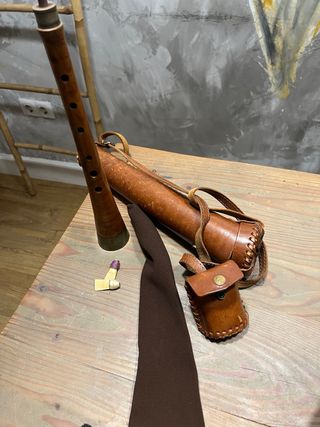Gralla de madera de olivo con funda