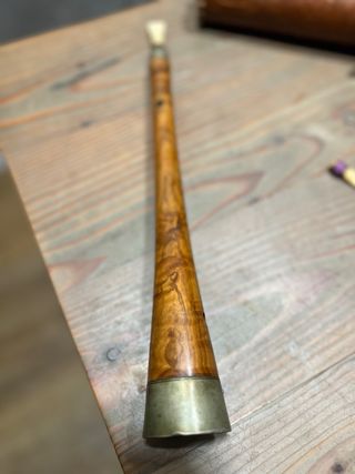 Gralla de madera de olivo con funda