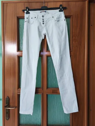 Pantaloni bianchi in cotone