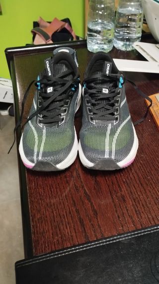 Zapatillas de correr placa carbono. Nuevas