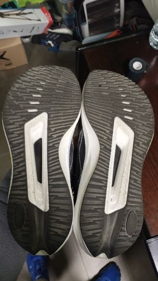 Zapatillas de correr placa carbono. Nuevas