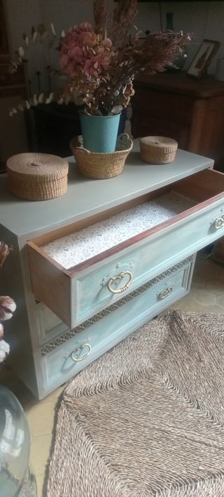 Cómoda vintage azul años 60. 