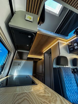 Camper Man TGE 3.180 4x4 2025. Todos los extras