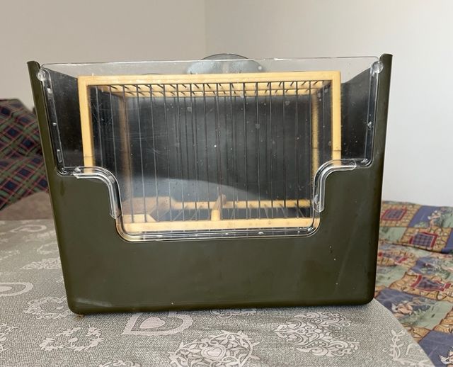 Jaula y casillero para pájaros