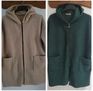 ABRIGO CON CREMALLERA Y CAPUCHA.