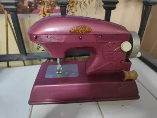 Máquina de coser antigua Eureka