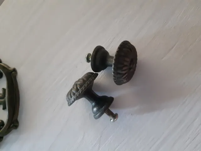 Tiradores de metal para mesita o armario