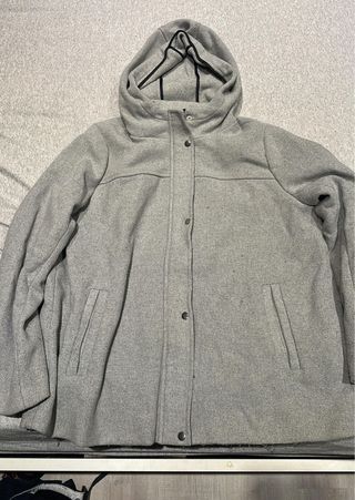 Chaqueta con capucha para mujer