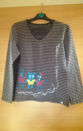 Camiseta de rayas con dibujo