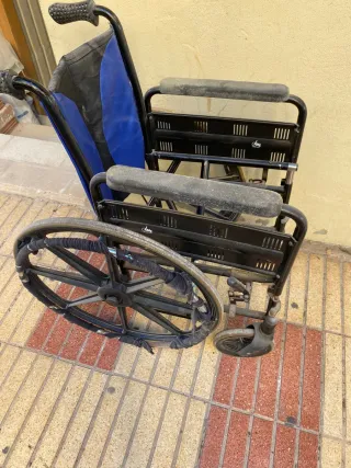 Silla de ruedas plegable