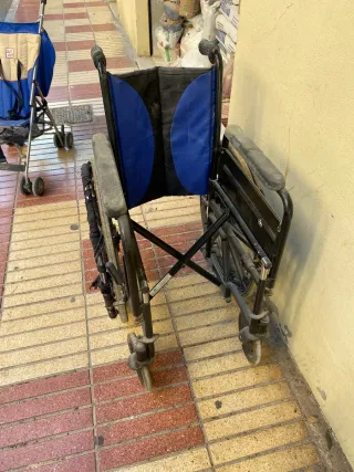 Silla de ruedas plegable