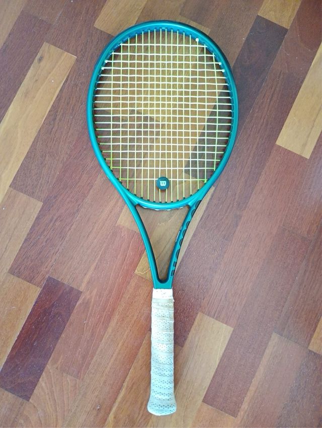 Raqueta Wilson Blade V9 285g puño 3 cabeza 100