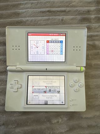 Nintendo DS Lite Blanca + Cargador y Lápiz