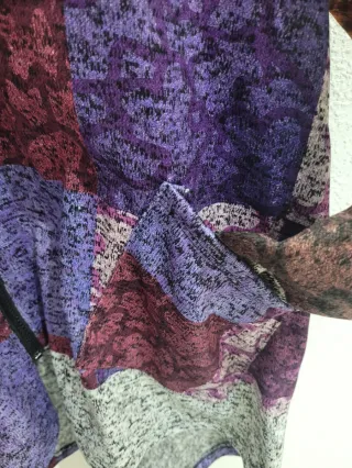 CHAQUETA CON CREMALLERA PATCHWORK.