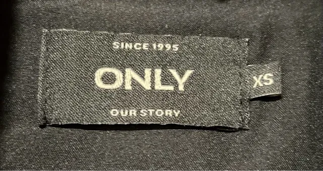 Abrigo ONLY gris talla M