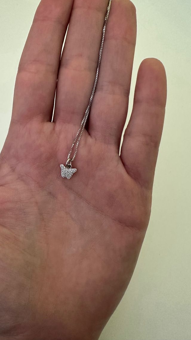 Collar mariposa con circonitas