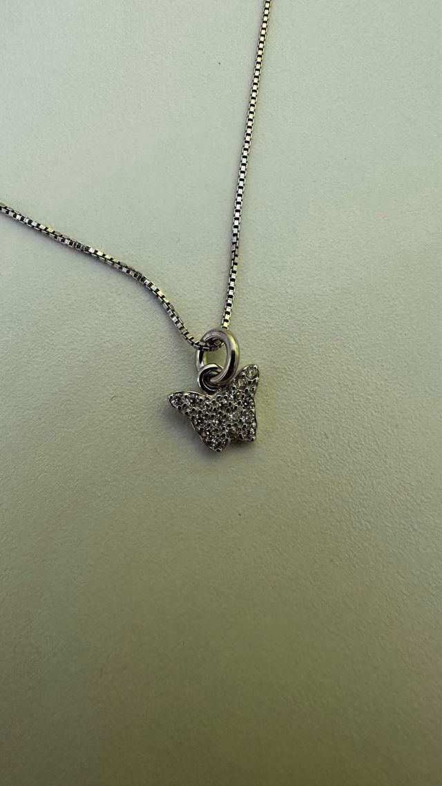 Collar mariposa con circonitas