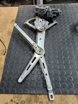 Elevalunas Delantero Izquierdo Opel Zafira B