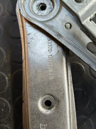 Elevalunas Delantero Izquierdo Opel Zafira B