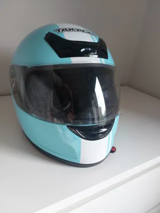 Casco de moto nuevo.