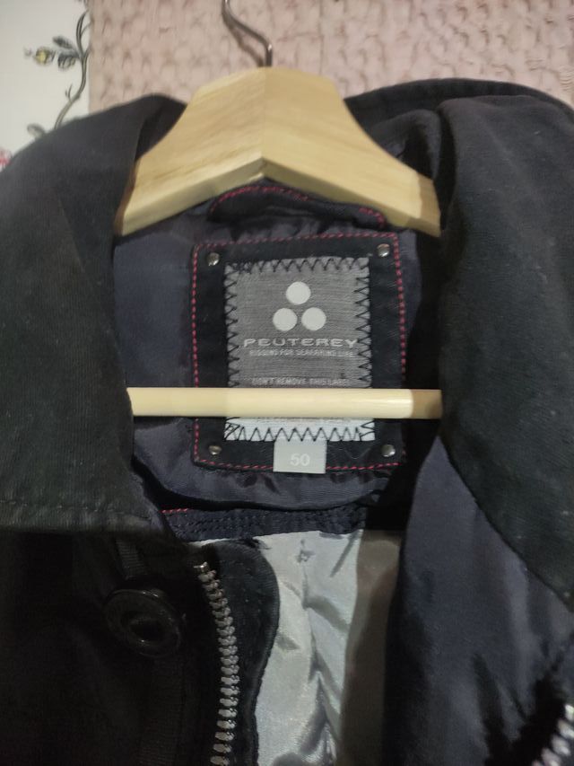 Chaquetón Peuterey Negro costó 600 euros