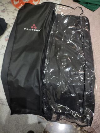 Chaquetón Peuterey Negro costó 600 euros