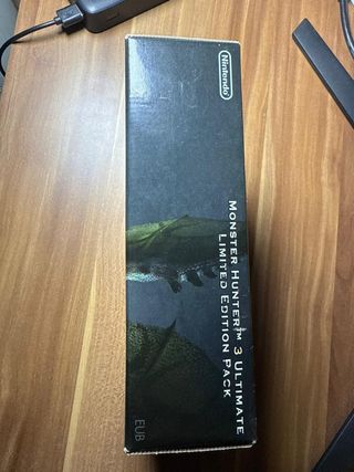 Nintendo 3DS XL Monster Hunter 3 Ultimate Pack