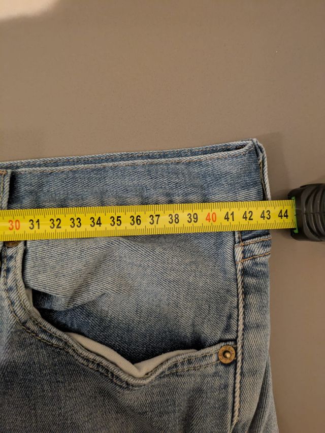 Levi's 501 Jeans W33 strappati