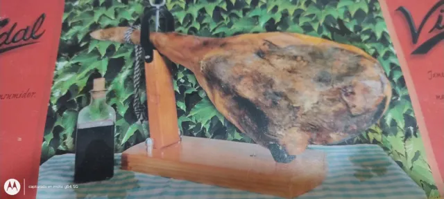 Jamonero de madera