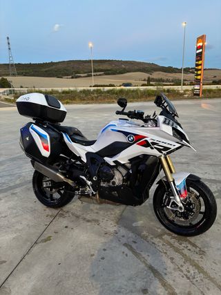 BMW S1000XR-M con maletas