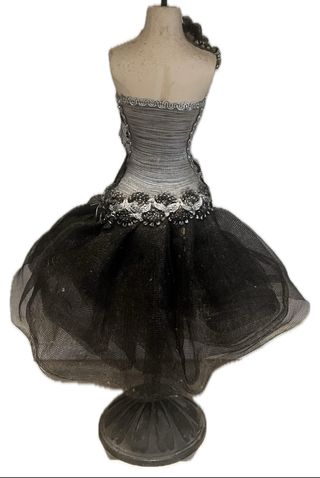 Mini Maniquí Vestido Negro Elegante