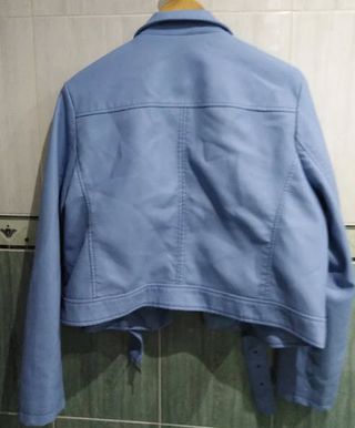 Cazadora efecto piel azul Primark Talla 4XL