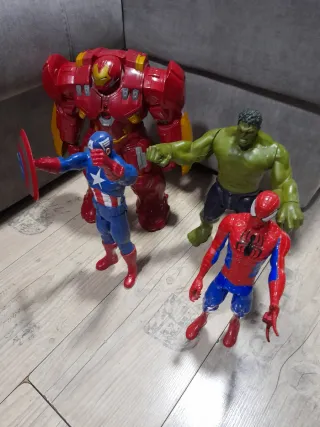 Figuras Marvel.