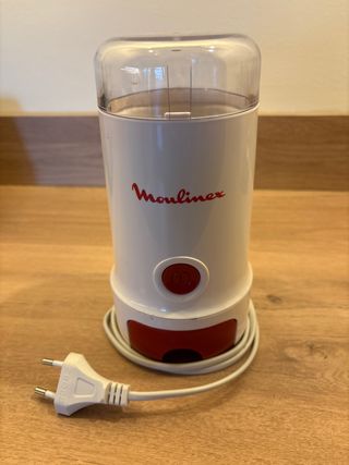 Molinillo de café Moulinex blanco y rojo