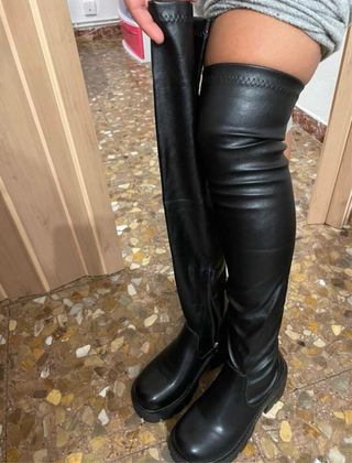 Botas altas cuero negras