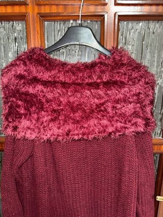 Maglione lungo bordeaux con collo