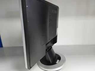 Samsung Syncmaster 710n TFT monitor