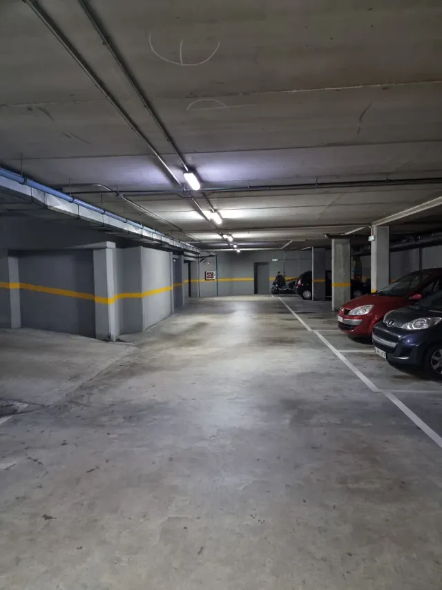 Garaje Emilia Pardo Bazán 46 - 1ª planta sin colum