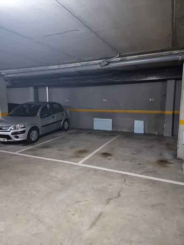 Garaje Emilia Pardo Bazán 46 - 1ª planta sin colum