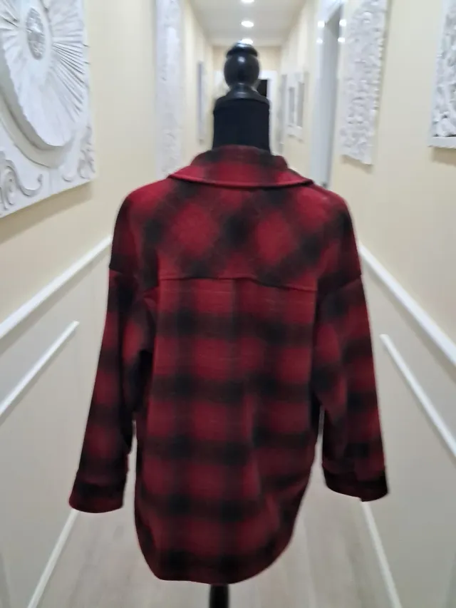 Jersey ,camisetas  con capucha ,sobrecamisa, chale