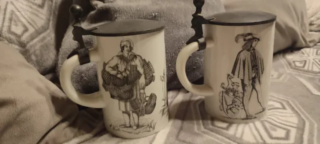 Caraffe antiche decorate